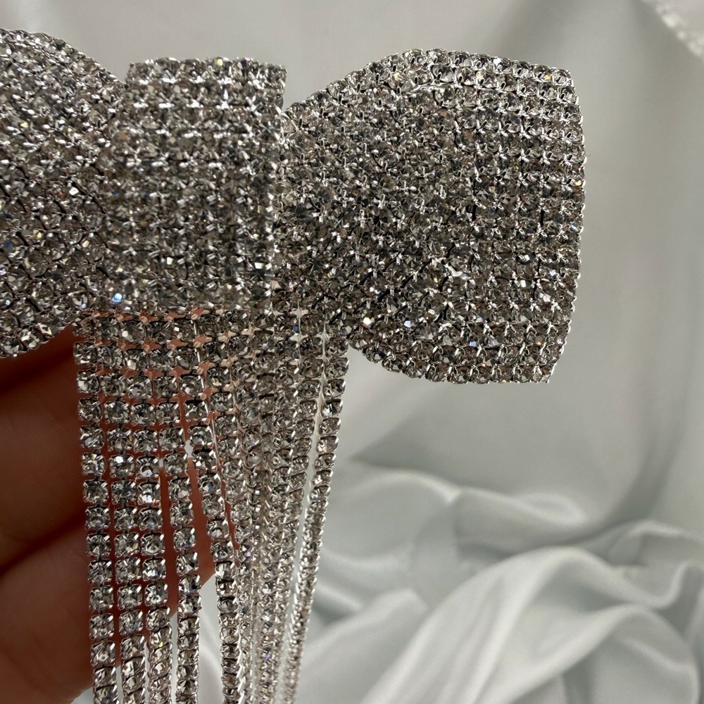 Sparkling Silver Rhinestone Bow Brooch - Picture 7 of 9